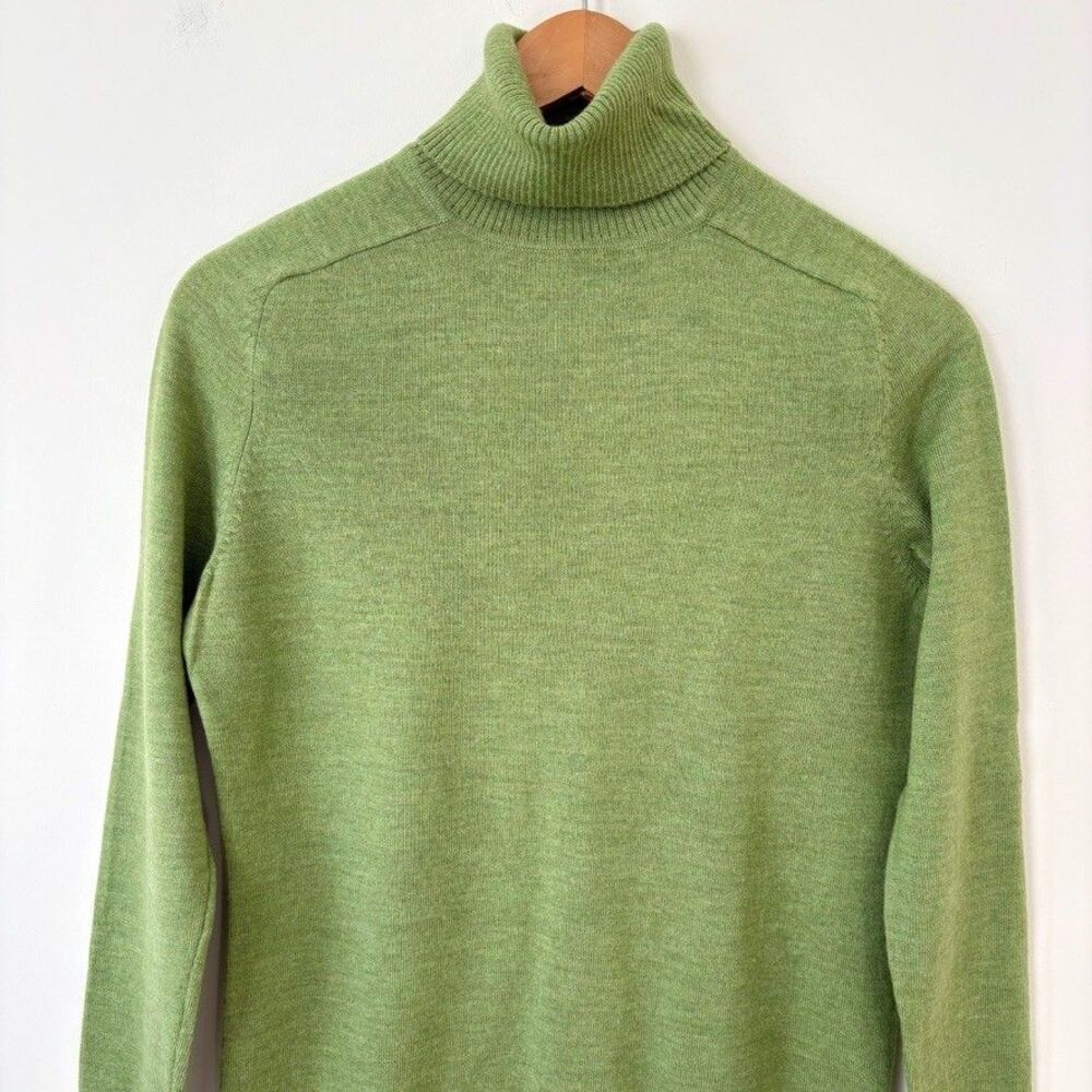 Victor Alfaro 100% Wool Knit Turtleneck Sweater Green Sz M Pullover Classic - Picture 2 of 6